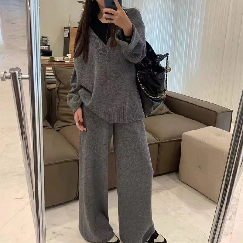 Korean style knitted suit for women in autumn and winter, lazy style, loose v-neck casual sweater, high-waisted wide-leg floor-sweeping pants, two-piece set