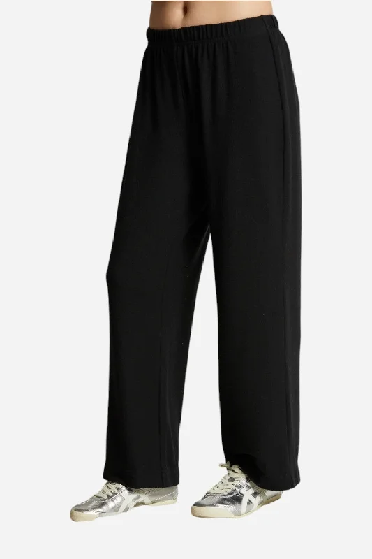 Perfect White Tee Marcie Pull On Pant in True Black